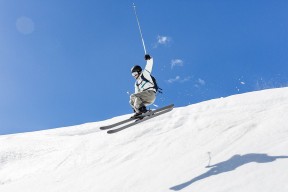 顶尖球队对阵发疯，比赛现场悬念不断，顶级球队照片