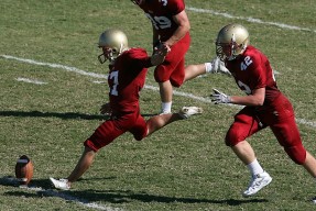 曼联中场传射助攻，英超劲旅稳坐前列，曼联英超集锦