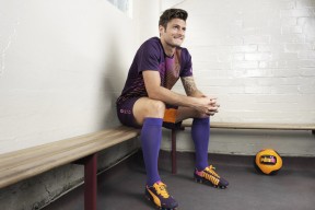 在2015年季后赛火热的“水花”模式中，库里场均命中率高达45%以上，成为联盟最强远射手