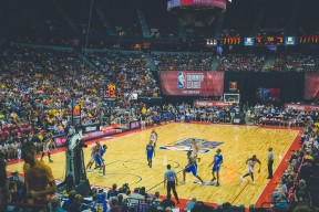 kaiyun中国官方网站-“豪车飙扬：性能至上的速度盛宴”，超级豪车