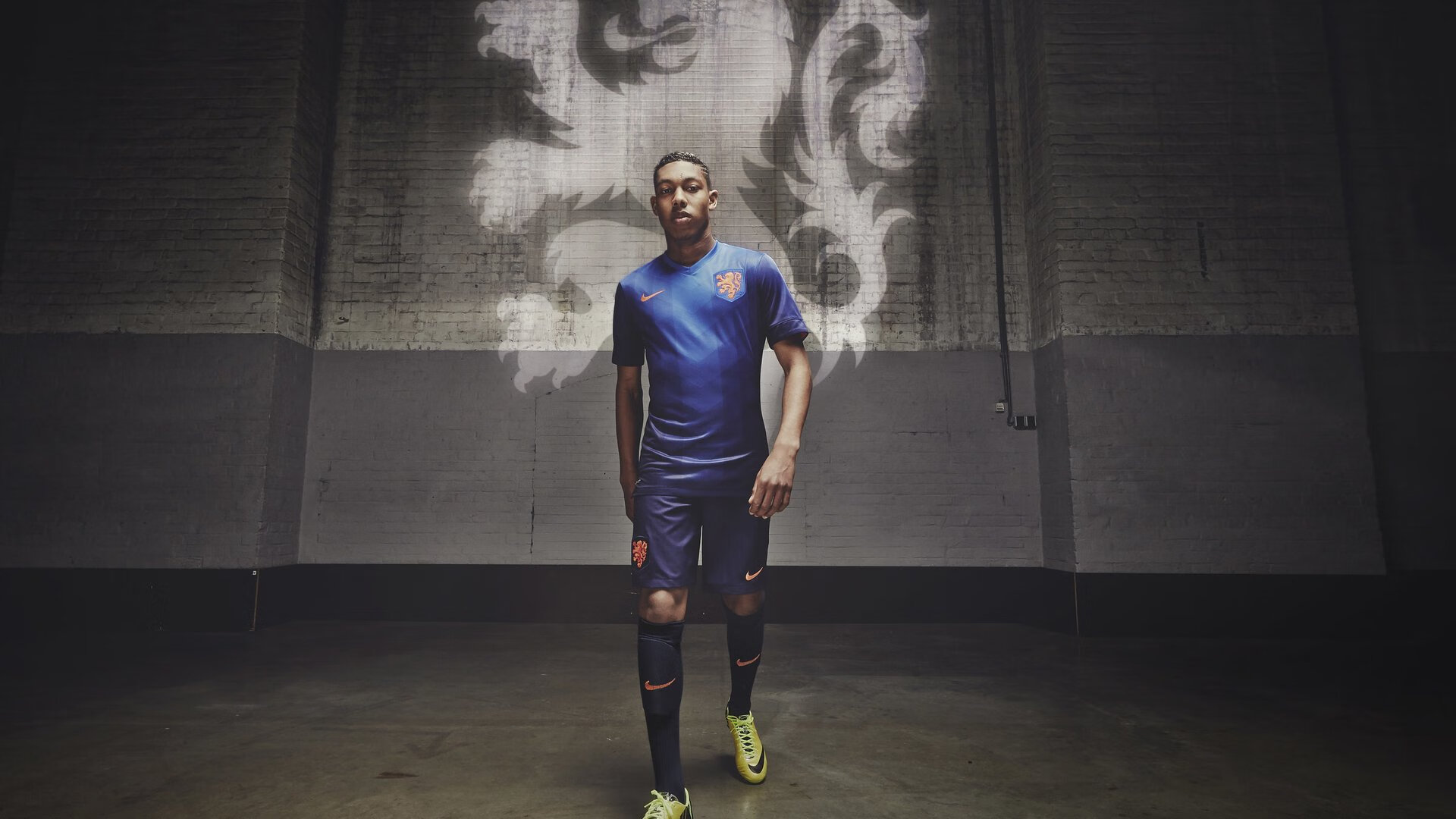 莱斯特城逆转三连胜，郑智神勇发挥，赛季表现令人惊艳，莱斯特城夺冠战术